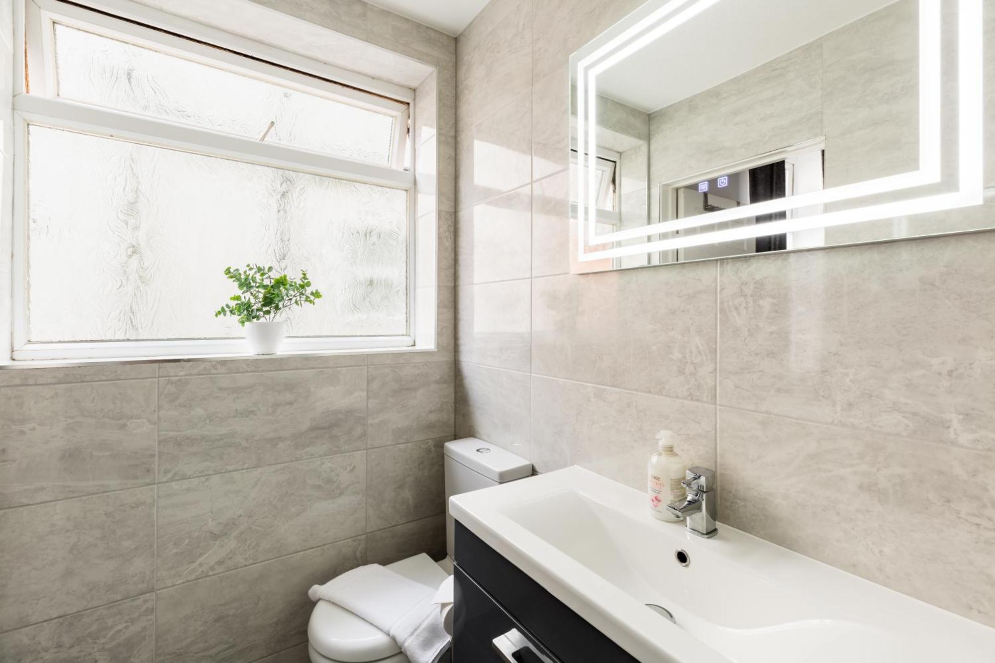 1-Bedroom Apartment In Leamington Spa With Free Parking Kültér fotó